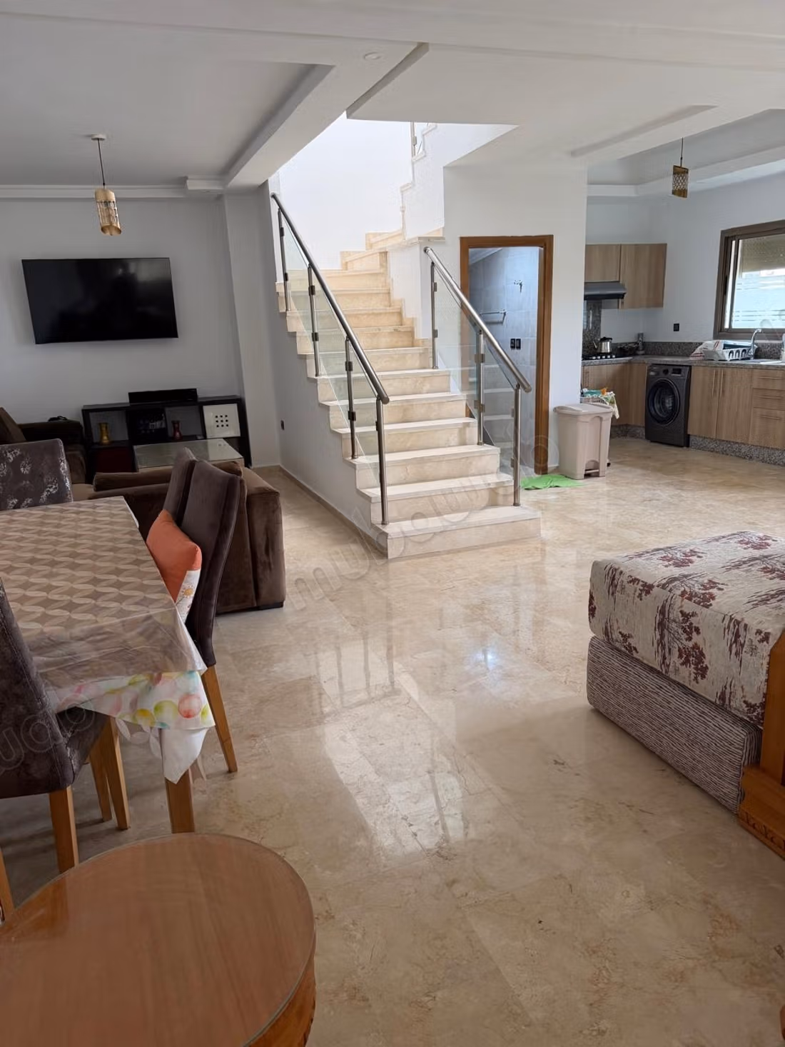 Affitto stagionale sulla spiaggia del giardino. Superficie 143 m². Garage e terrazza