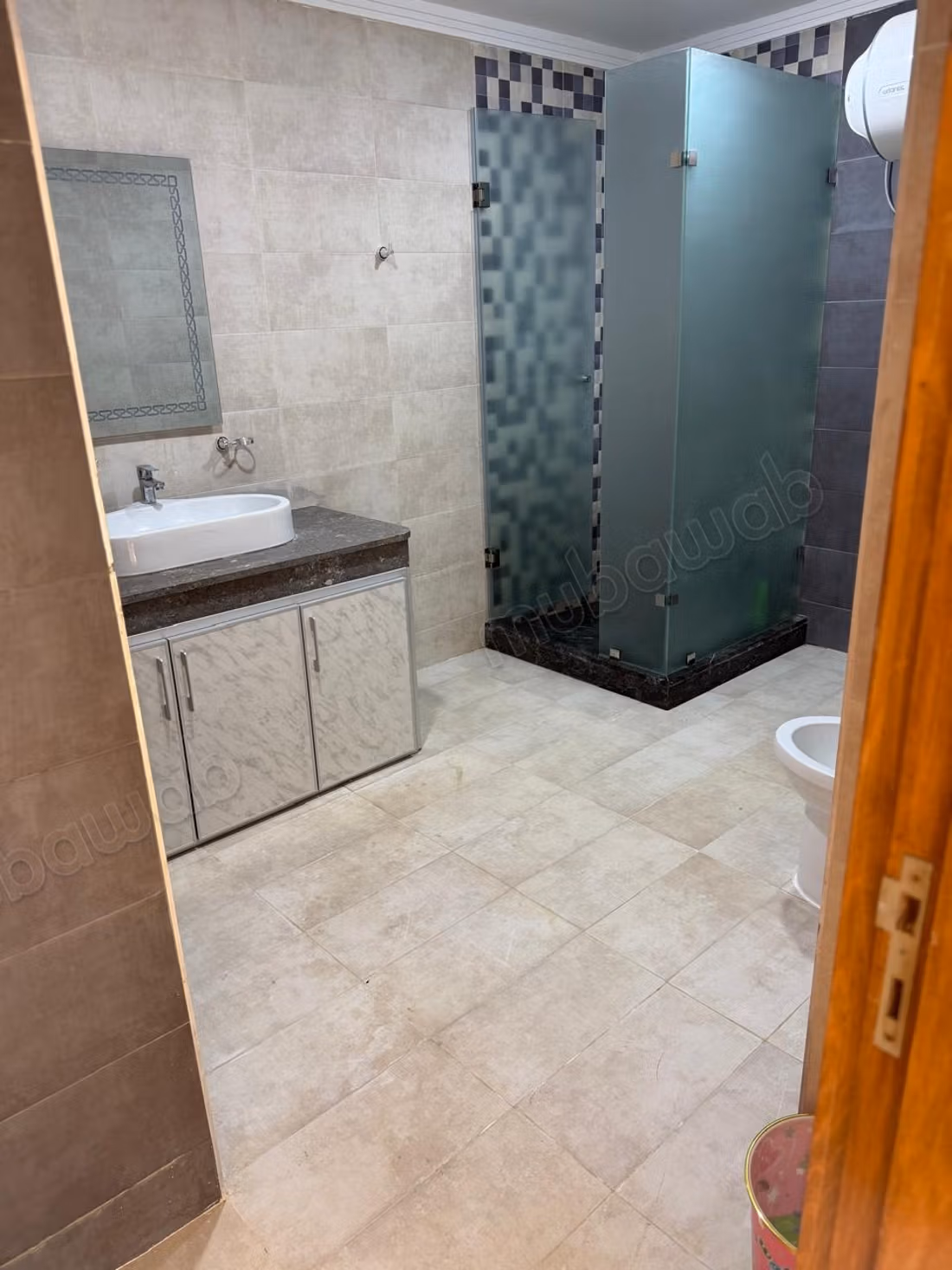 Affitto stagionale sulla spiaggia del giardino. Superficie 143 m². Garage e terrazza