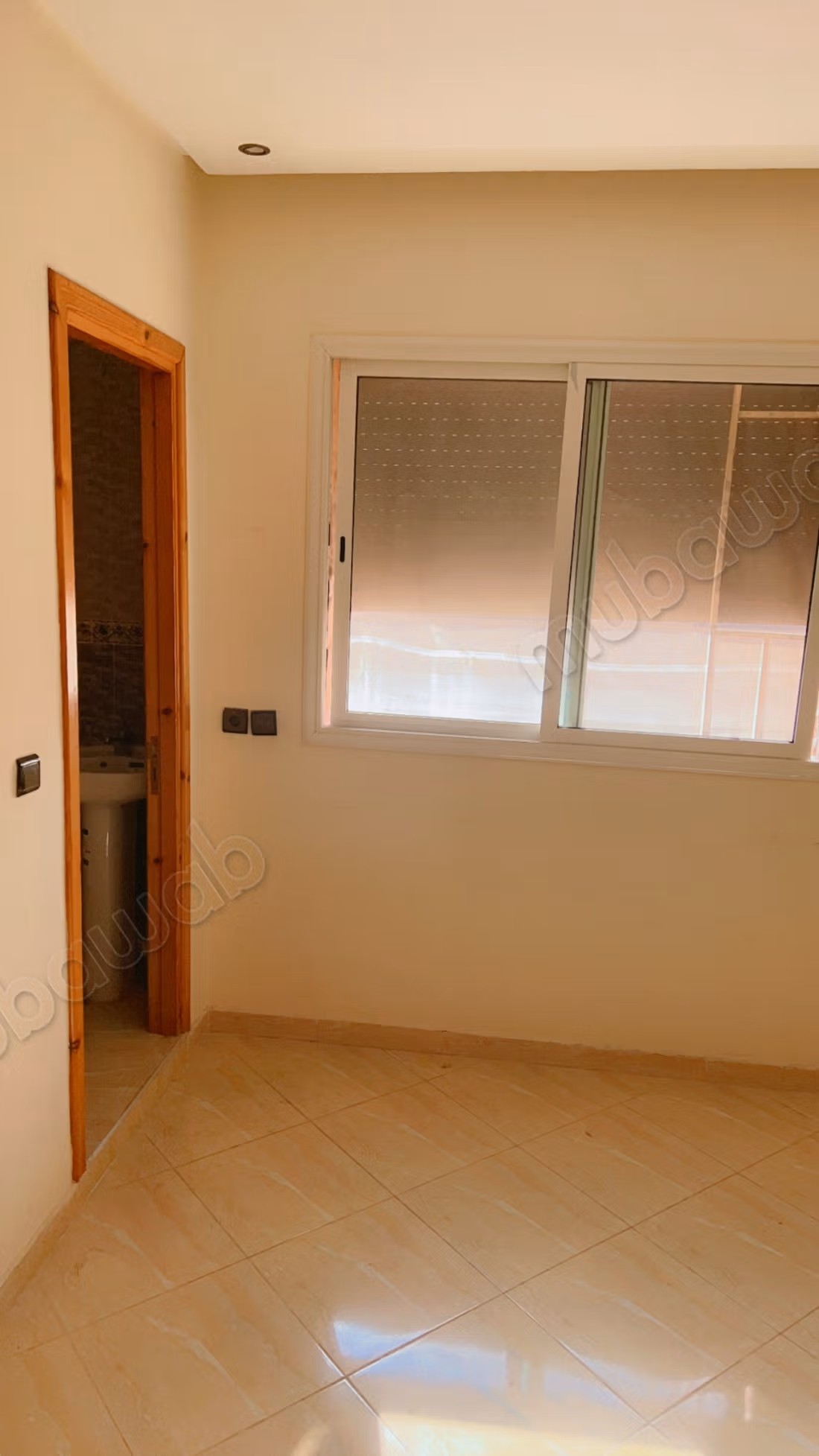 عمارة R2 مع جراجات