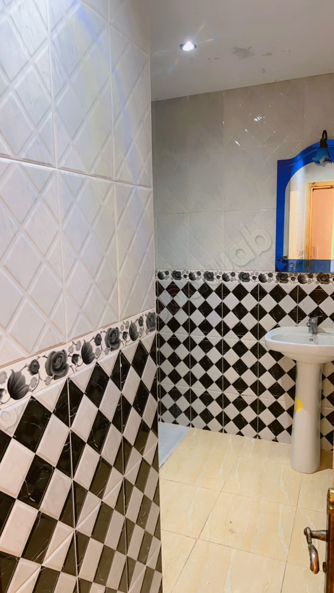 عمارة R2 مع جراجات