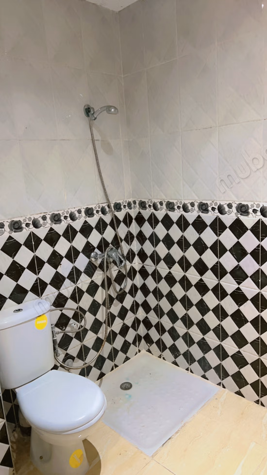 عمارة R2 مع جراجات