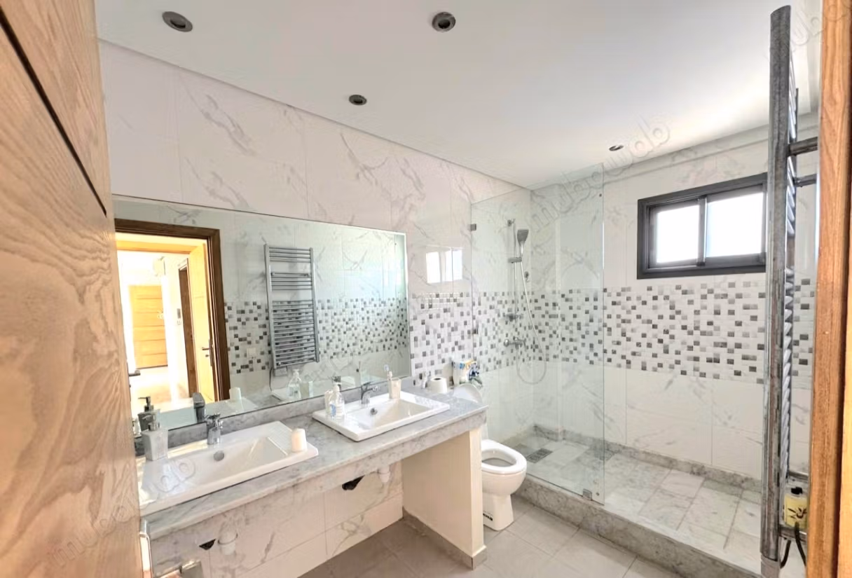 Apartamento de alto standing de 80 m² con gran terraza en alquiler – Ferme Bretonne, Casablanca