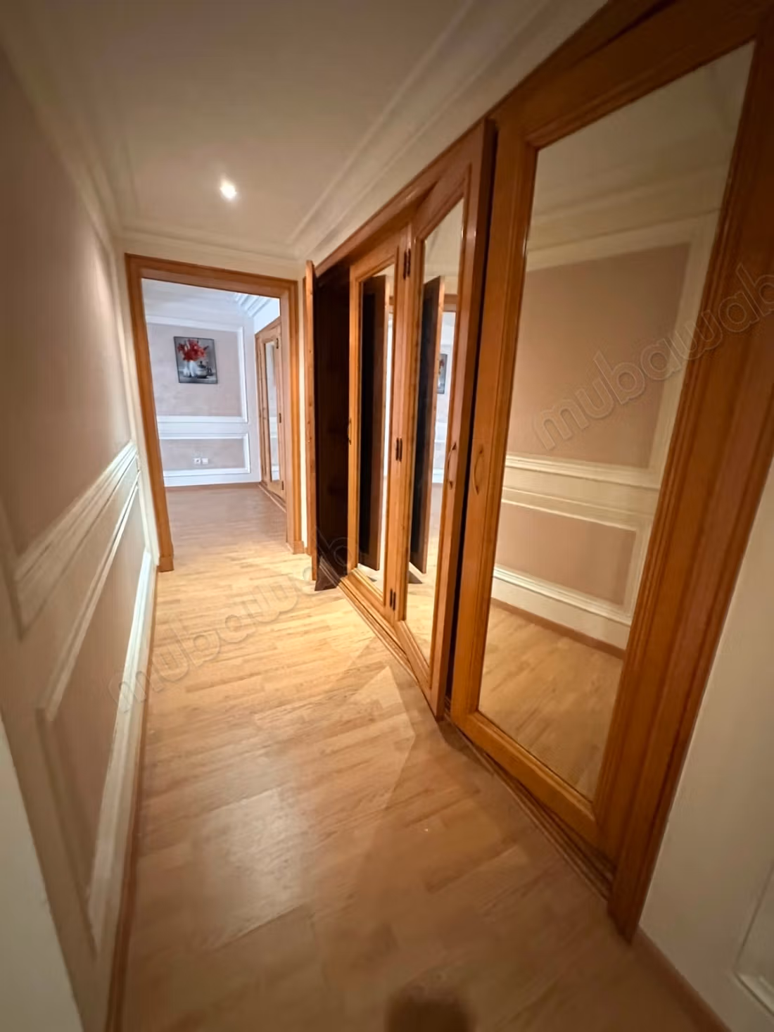 Appartement en vente à Racine. 
Surface totale 244 m²