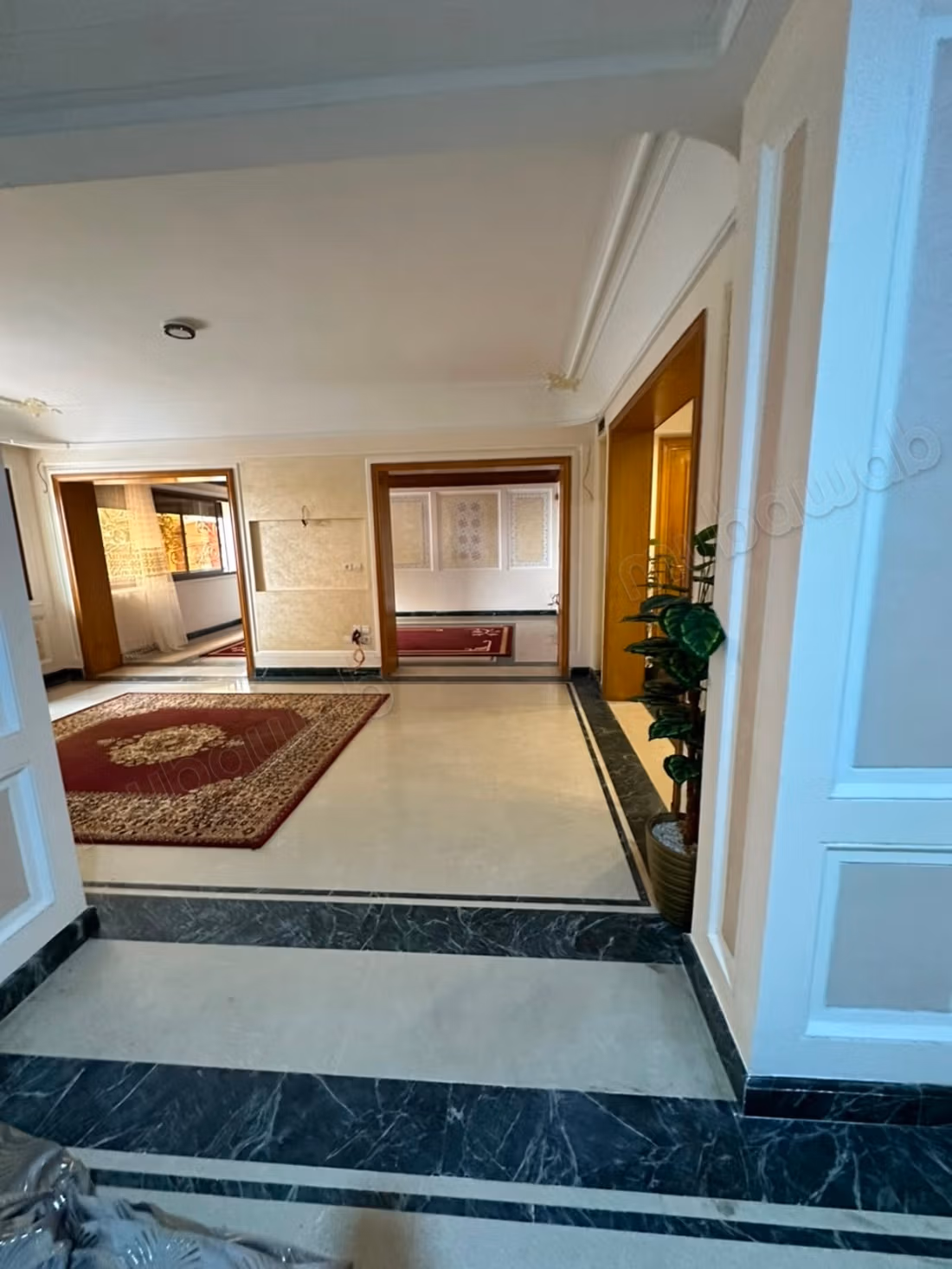 Appartement en vente à Racine. 
Surface totale 244 m²