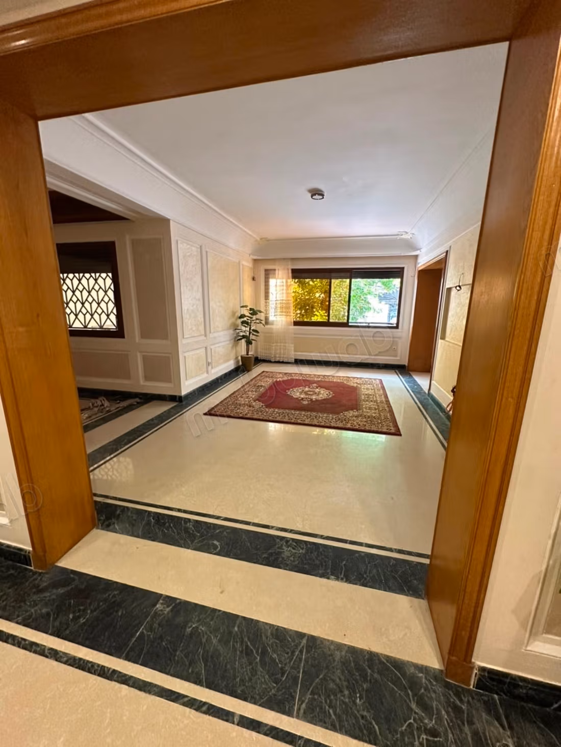 Appartement en vente à Racine. 
Surface totale 244 m²
