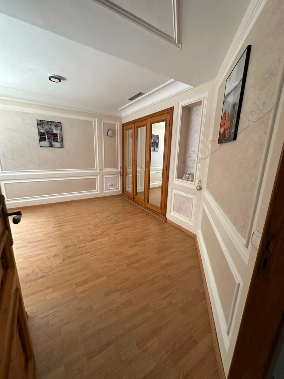 Appartement en vente à Racine. 
Surface totale 244 m²