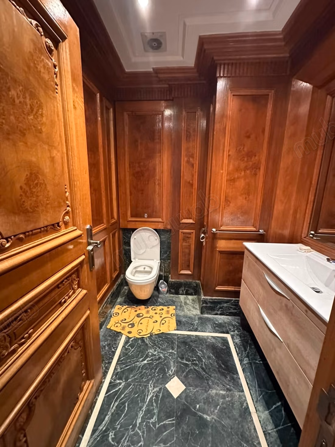 Appartement en vente à Racine. 
Surface totale 244 m²