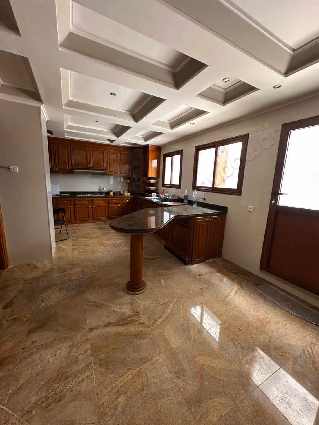 Appartement en vente à Racine. 
Surface totale 244 m²