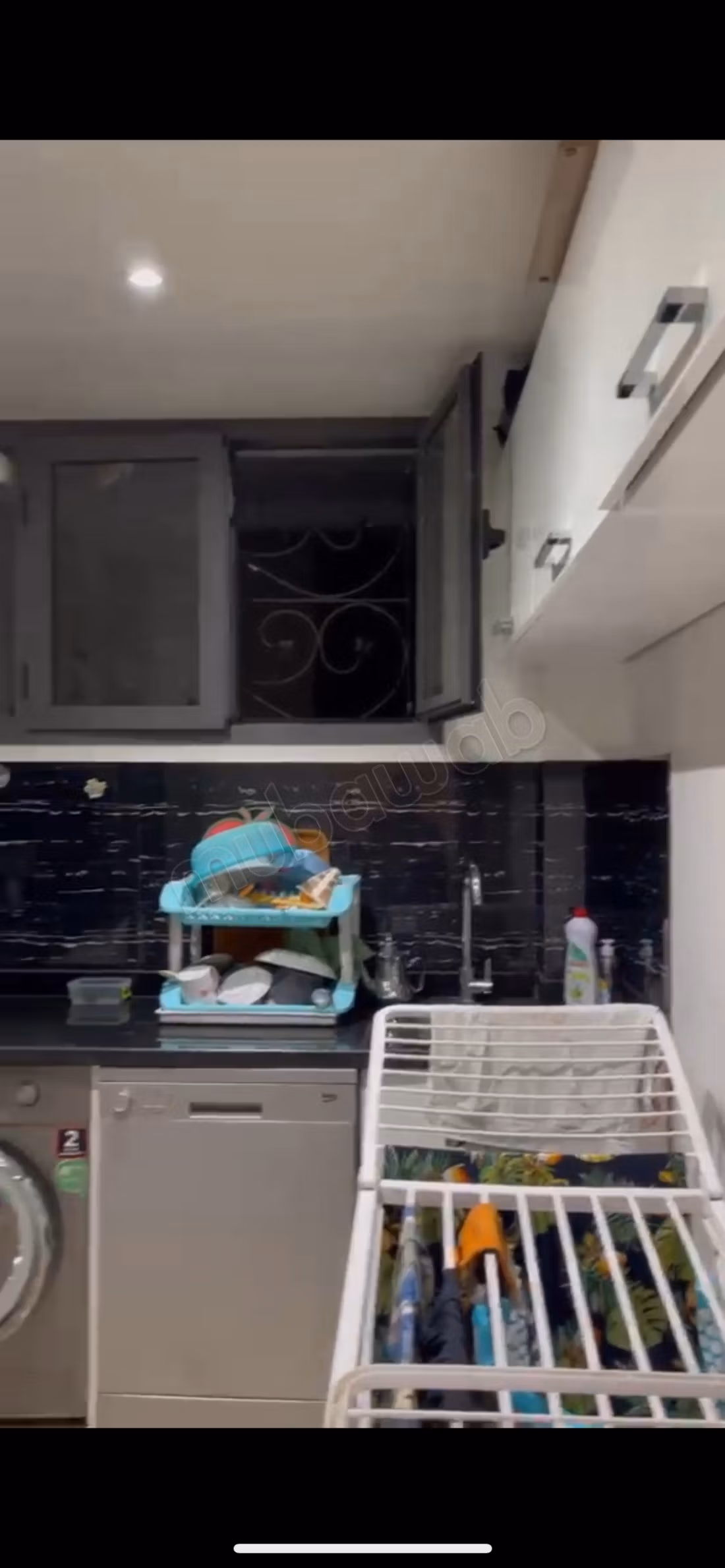 Kaal 2-slaapkamerappartement te koop nabij de Grote Moskee, Marrakech
