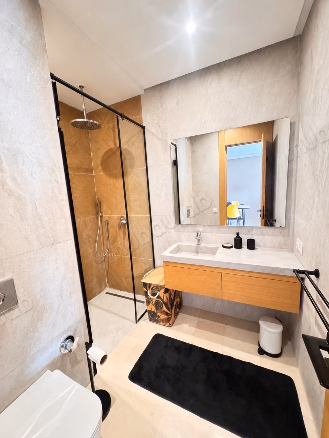 Ultimo piano da affittare con terrazza, rooftop e piscina