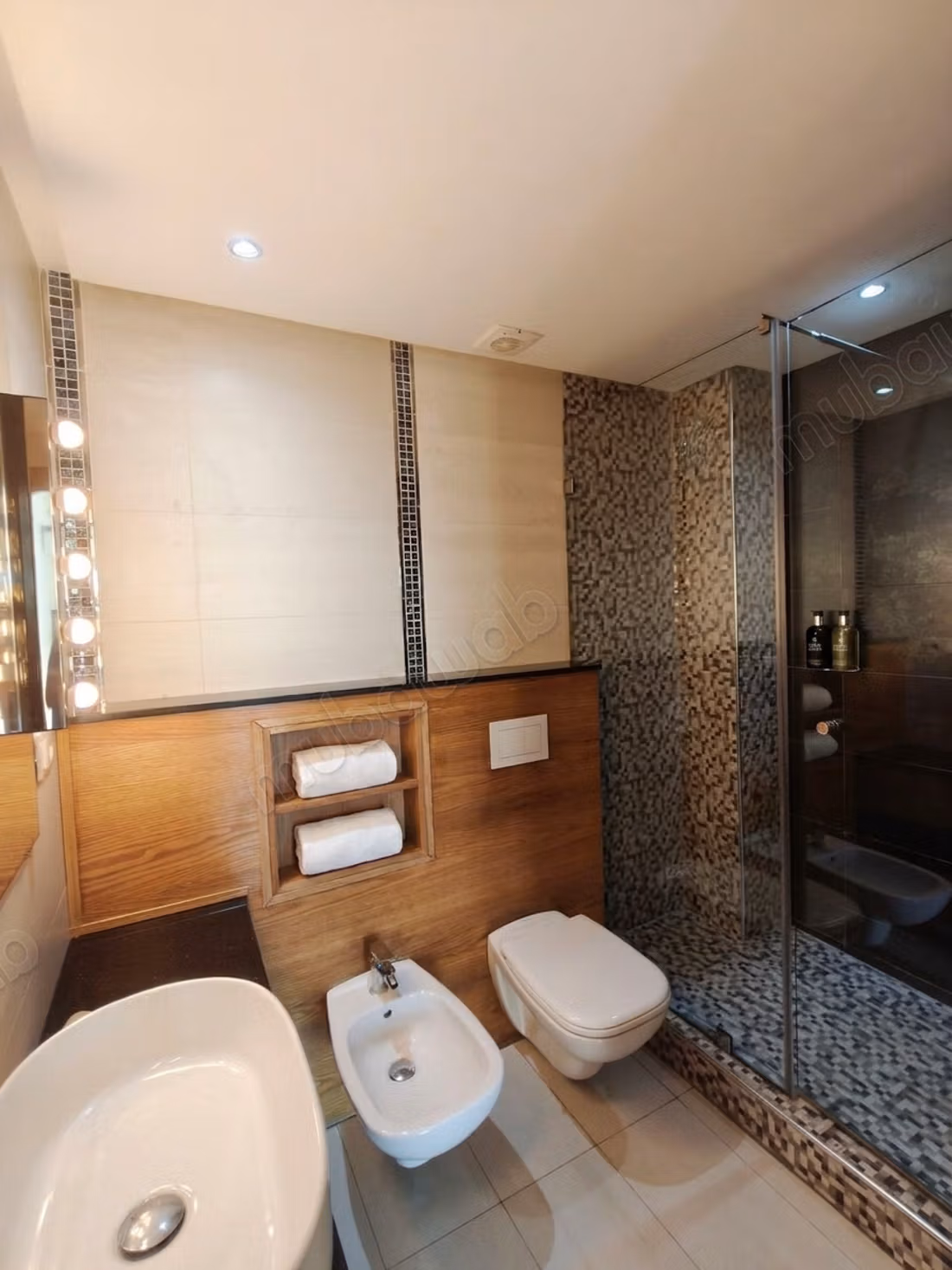 Turnkey renovated apartment in Val Fleury