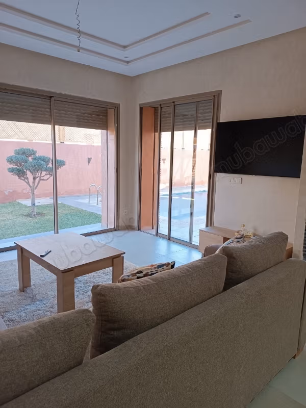 High standing villa for rent on Route de Tahanaout. 6 rooms. Well furnished