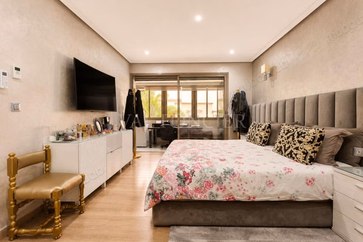 Vente Superbe Villa 465m2 avec 3Chambres et piscine 
Bouskoura, Casablanca