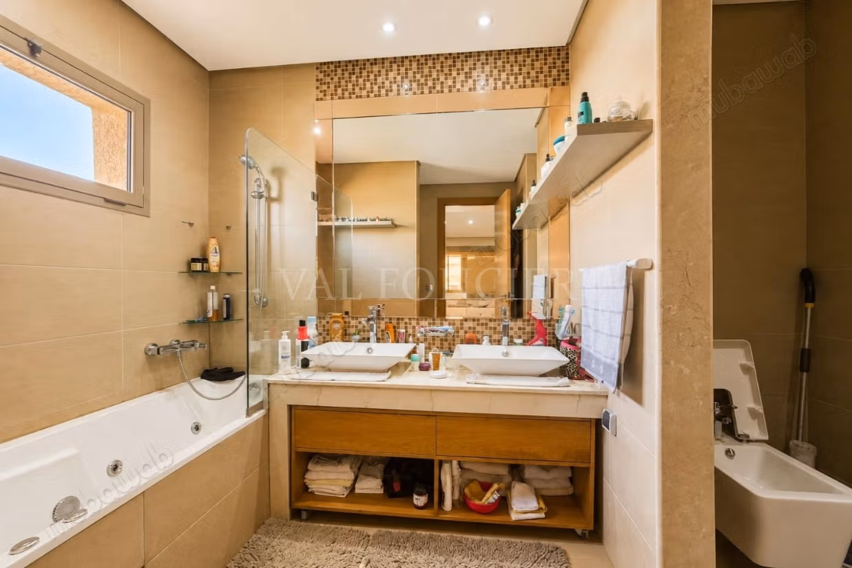 Vente Superbe Villa 465m2 avec 3Chambres et piscine 
Bouskoura, Casablanca