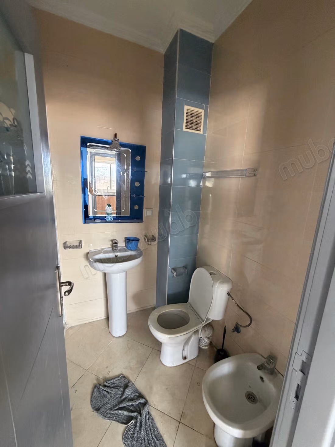 Bel appartement à louer à Masnana. 2 belles chambres. Fenêtres avec double vitrage et porte sécurisée