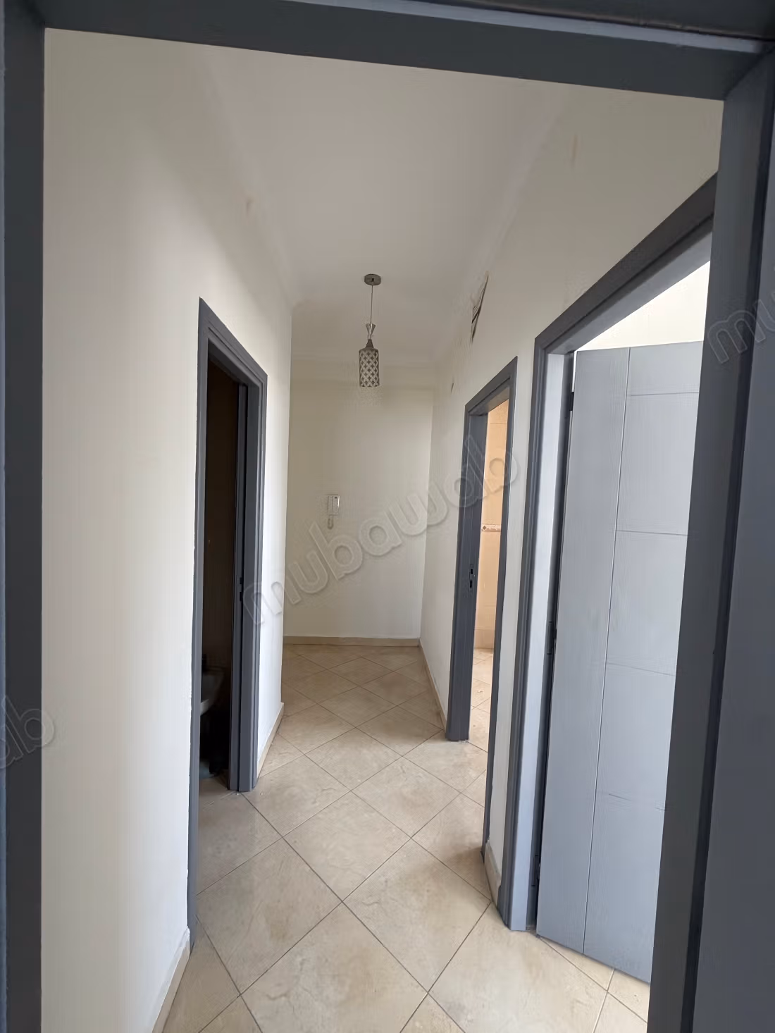 Bel appartement à louer à Masnana. 2 belles chambres. Fenêtres avec double vitrage et porte sécurisée