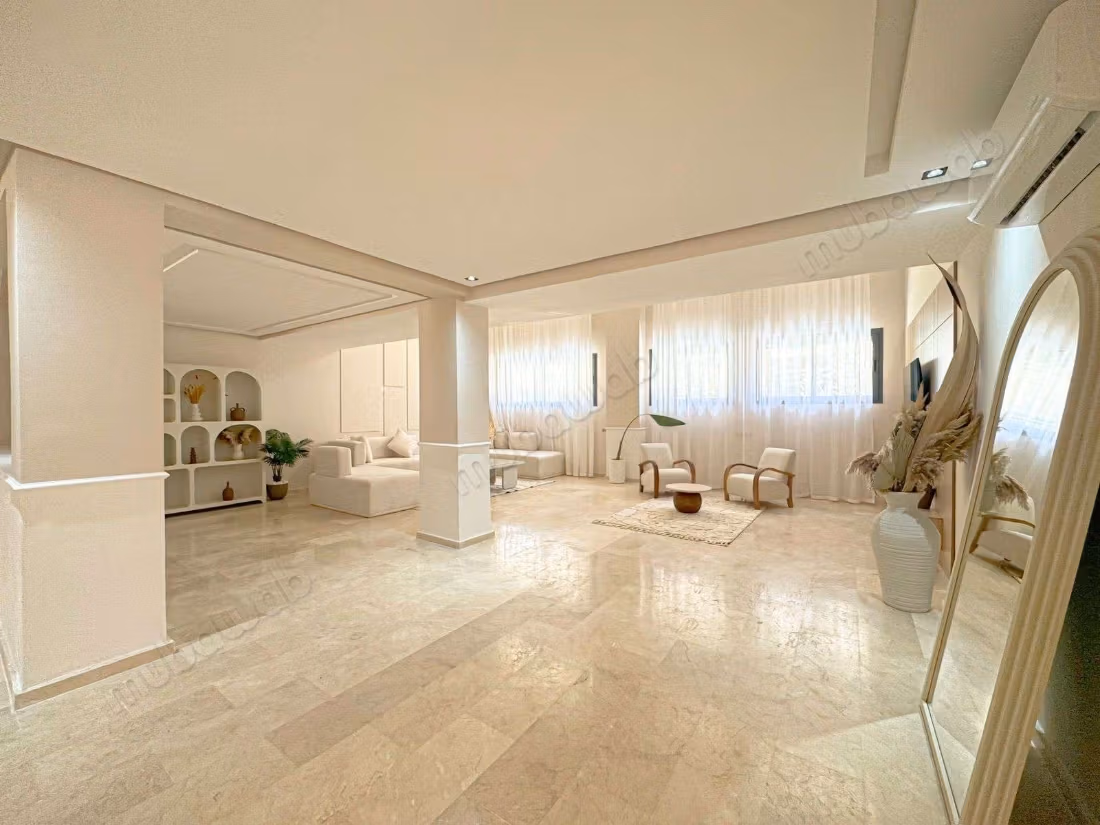 Grand duplex meublé de quatre chambres — 2
