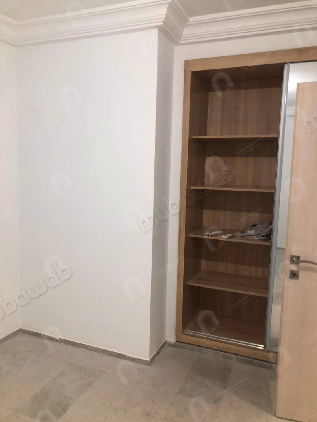 For rent Office H3 in Jardin El Menzah 2