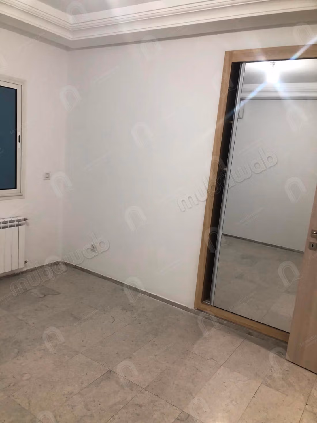 For rent Office H3 in Jardin El Menzah 2