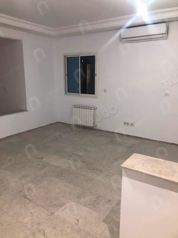 For rent Office H3 in Jardin El Menzah 2