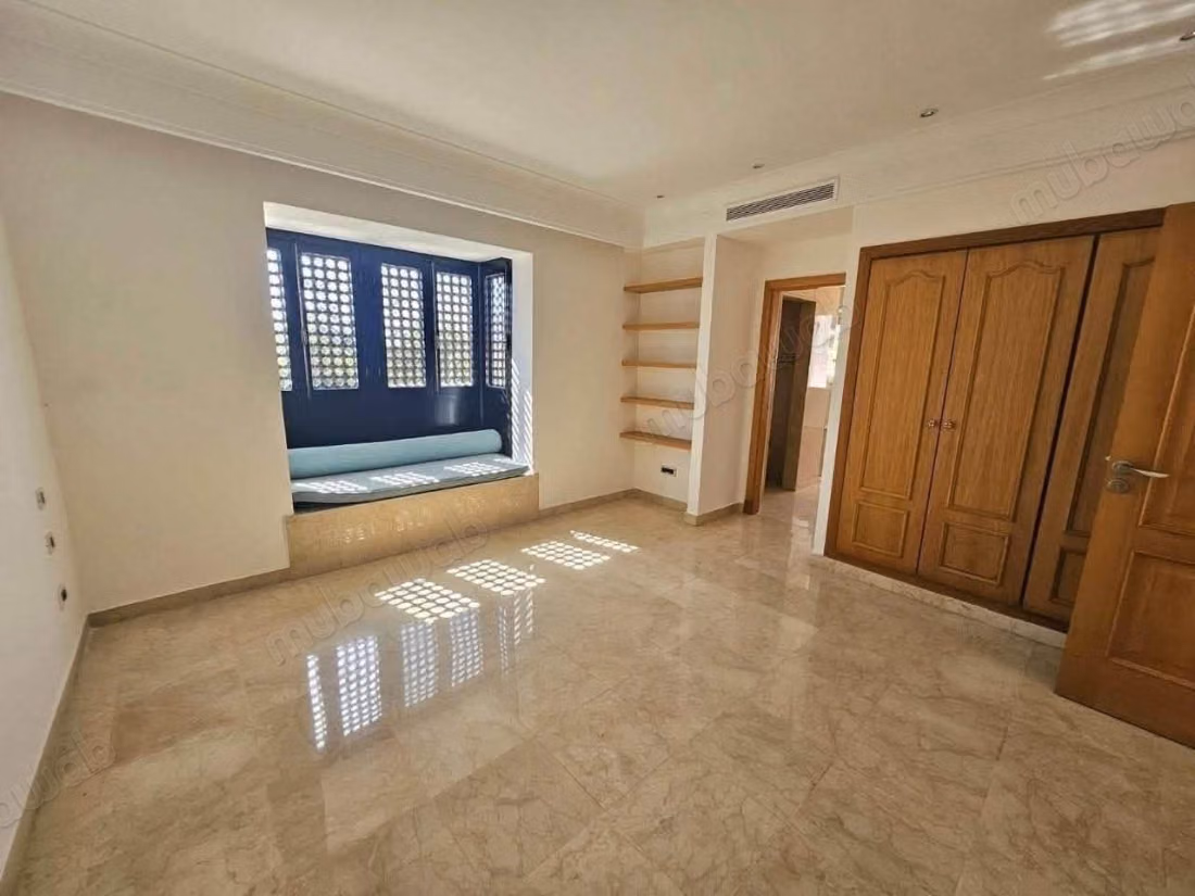 Magnifique villa à vendre à Dar Bouazza. 4 chambres