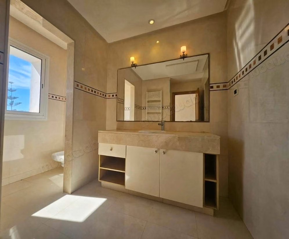 Magnifique villa à vendre à Dar Bouazza. 4 chambres