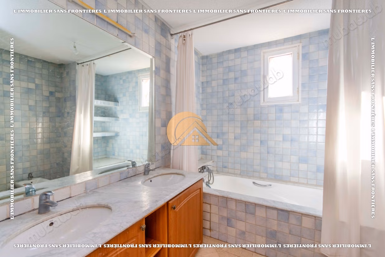 Empty villa for rent in Targa, Marrakech – Shared pool – 240 m² living space
