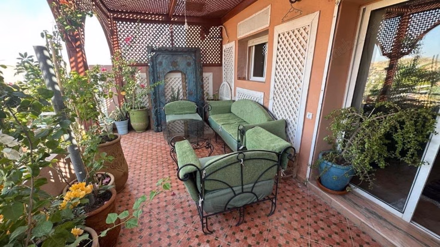 Rare à Guéliz – Appartement Entièrement Rénové avec Piscine & Parking