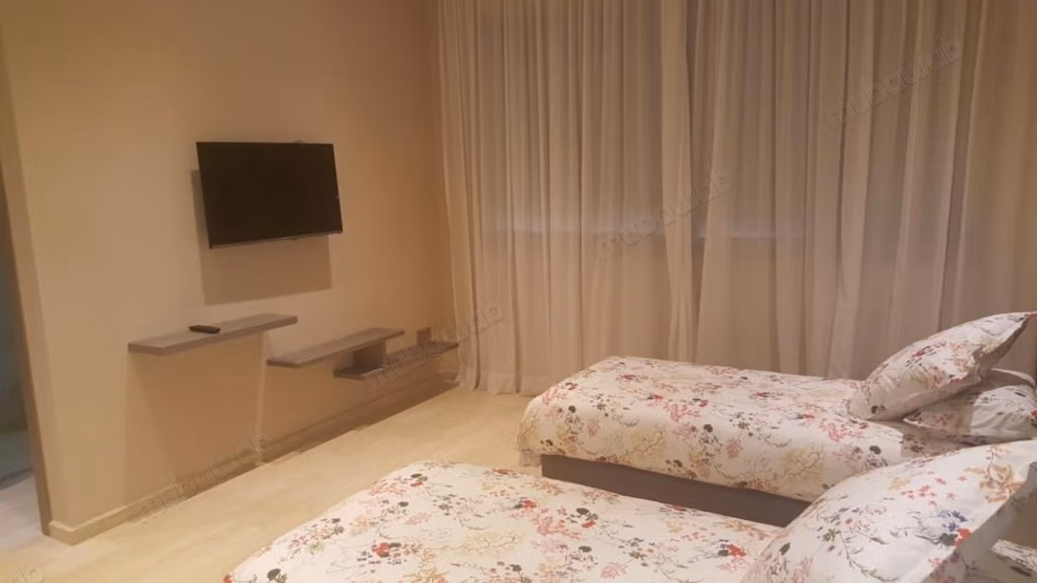 Granja moderna y villa privada en venta en Benslimane