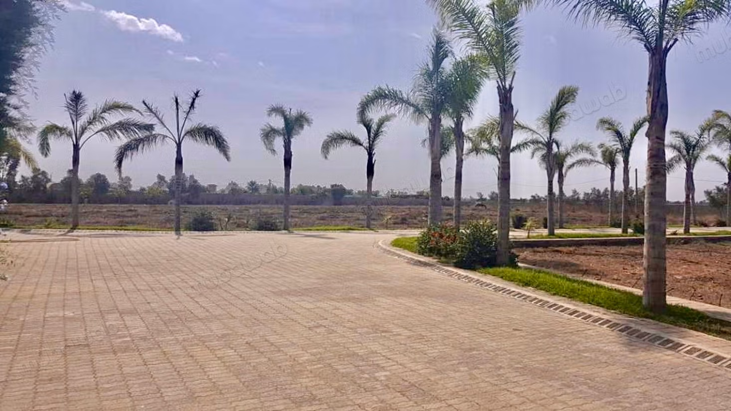 Granja moderna y villa privada en venta en Benslimane