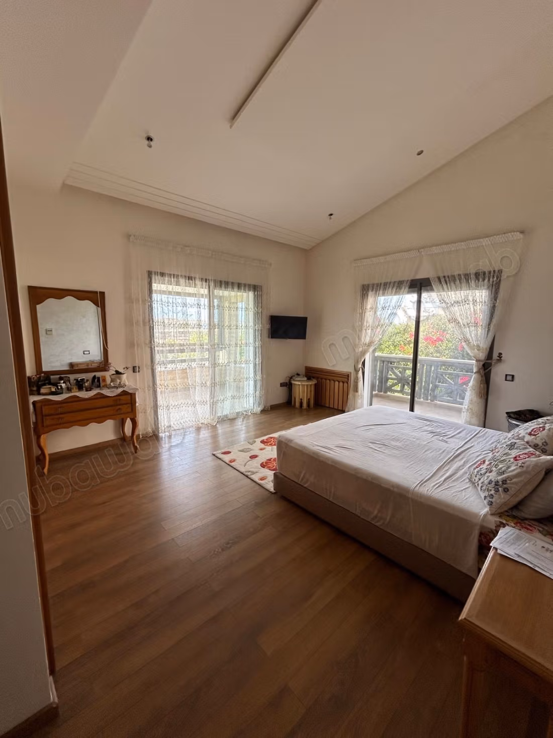 Magnificent semi-furnished villa for rent in Darbouazza