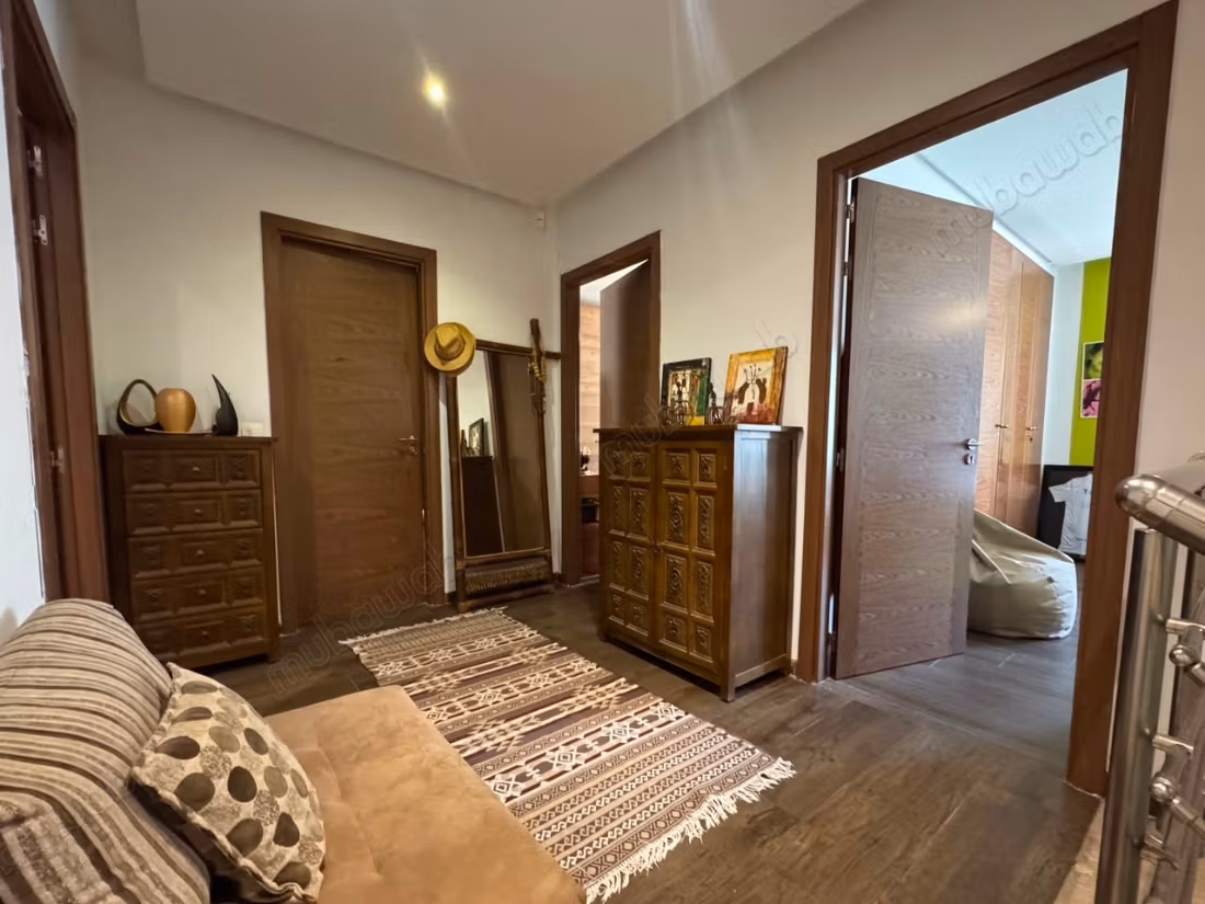 À vendre un duplex avec jardin à La Soukra