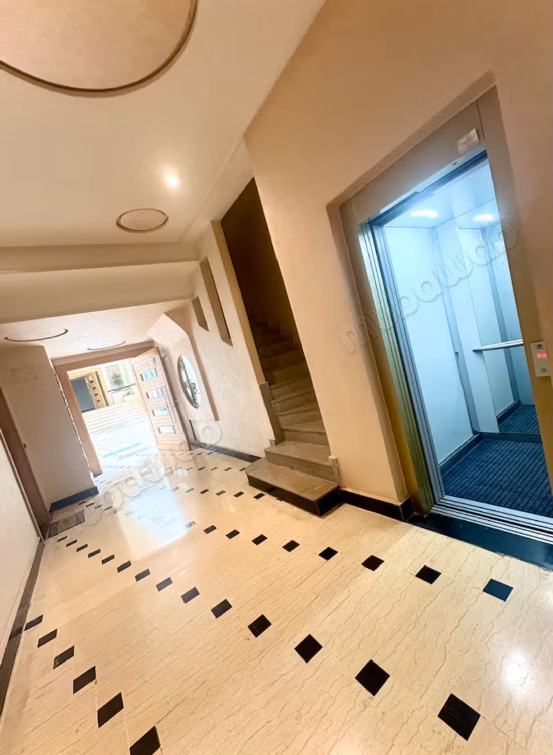 Appartamenti in affitto nel quartiere della pace. Superficie 64 m². Antenna satellitare e sicurezza.