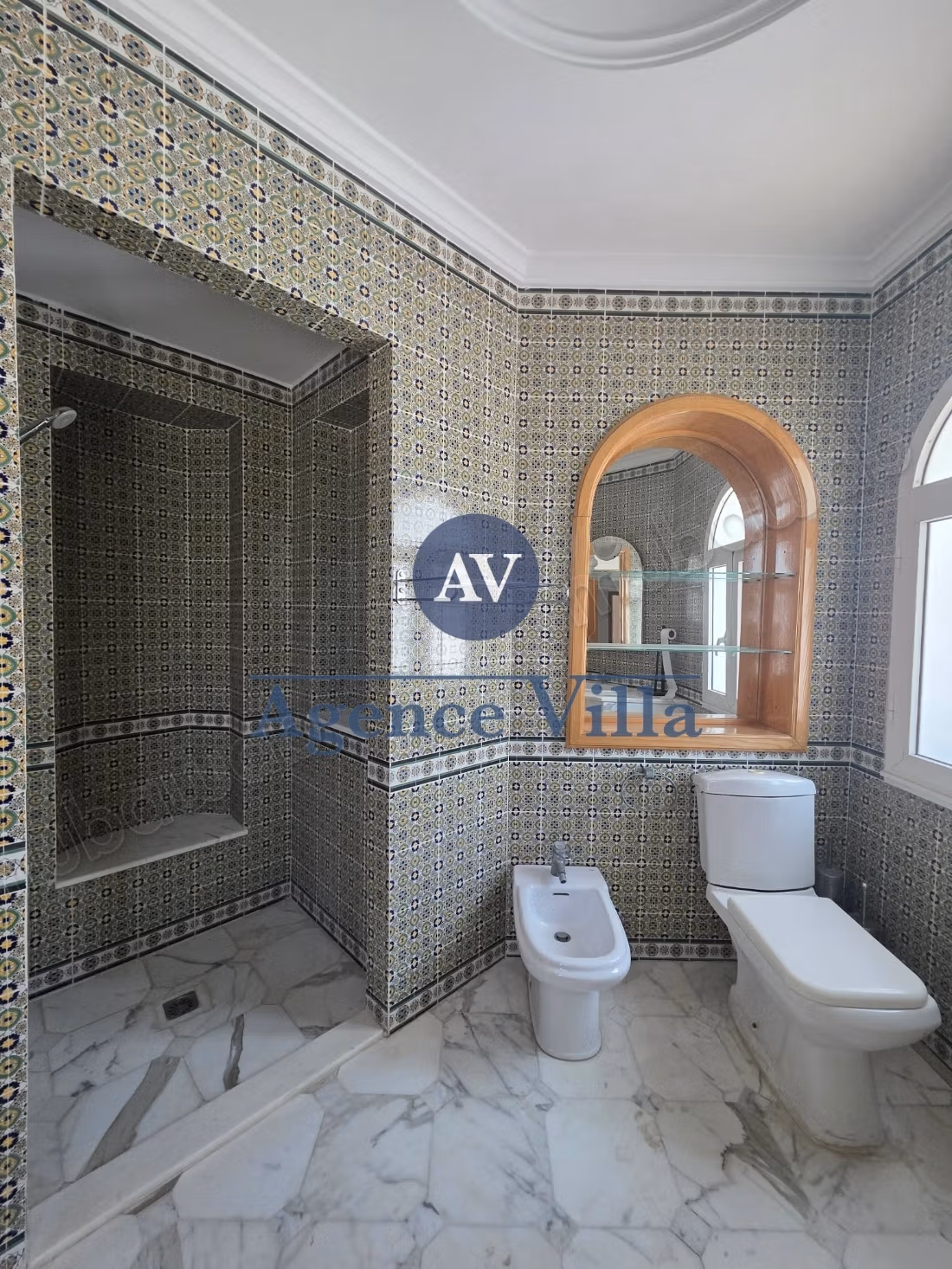 In affitto una villa con vista mare e piscina