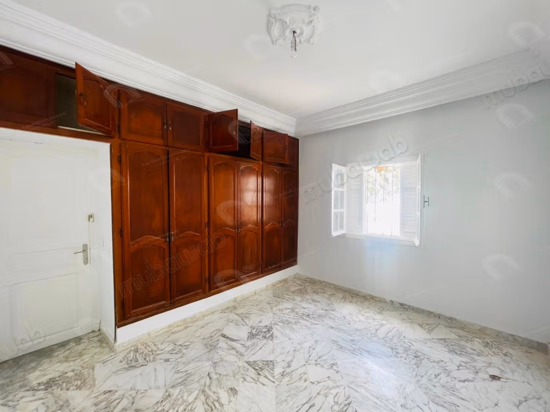 For rent: Floor of a villa S3 with garden