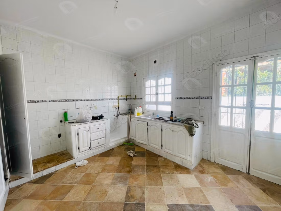 For rent: Floor of a villa S3 with garden