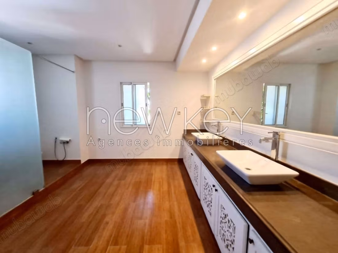 Superba Villa S4 con piscina in affitto a La Soukra