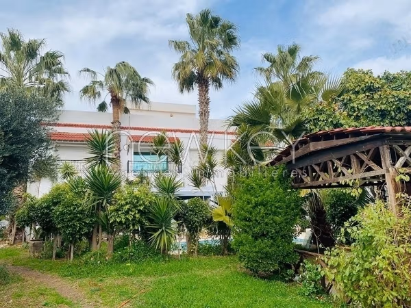 Superba Villa S4 con piscina in affitto a La Soukra