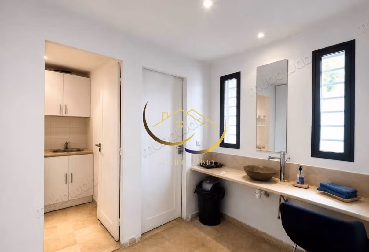 Commercial space for rent Laouina Soukra road