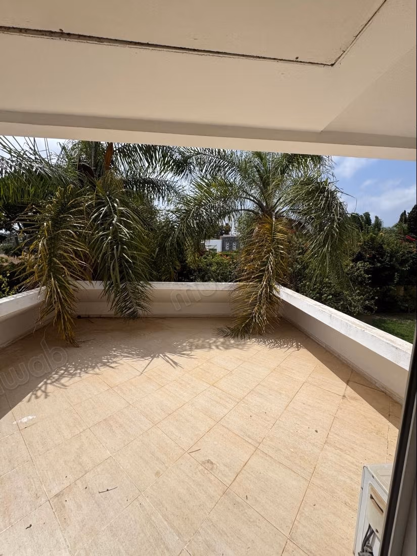 Luxurious villa for rent in Souissi. 7 large rooms. Fireplace and concierge service