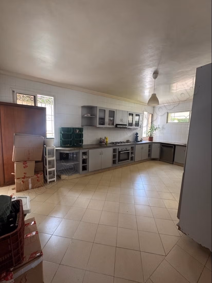 Luxurious villa for rent in Souissi. 7 large rooms. Fireplace and concierge service