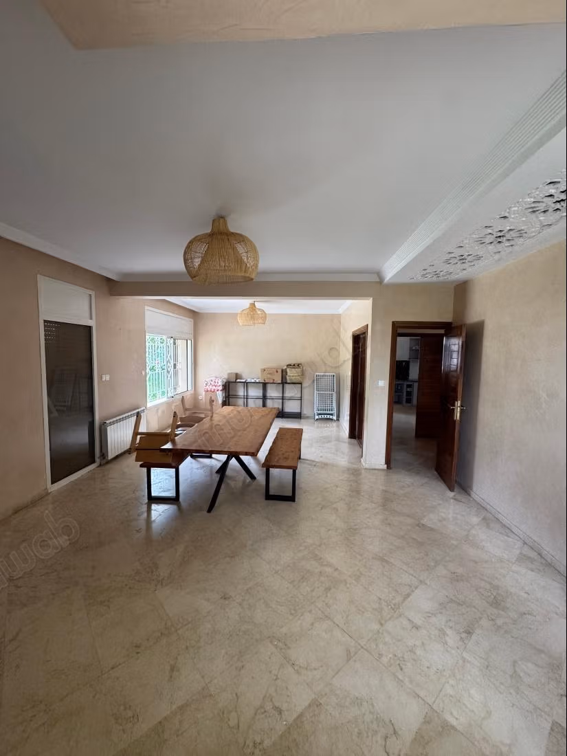 Luxurious villa for rent in Souissi. 7 large rooms. Fireplace and concierge service