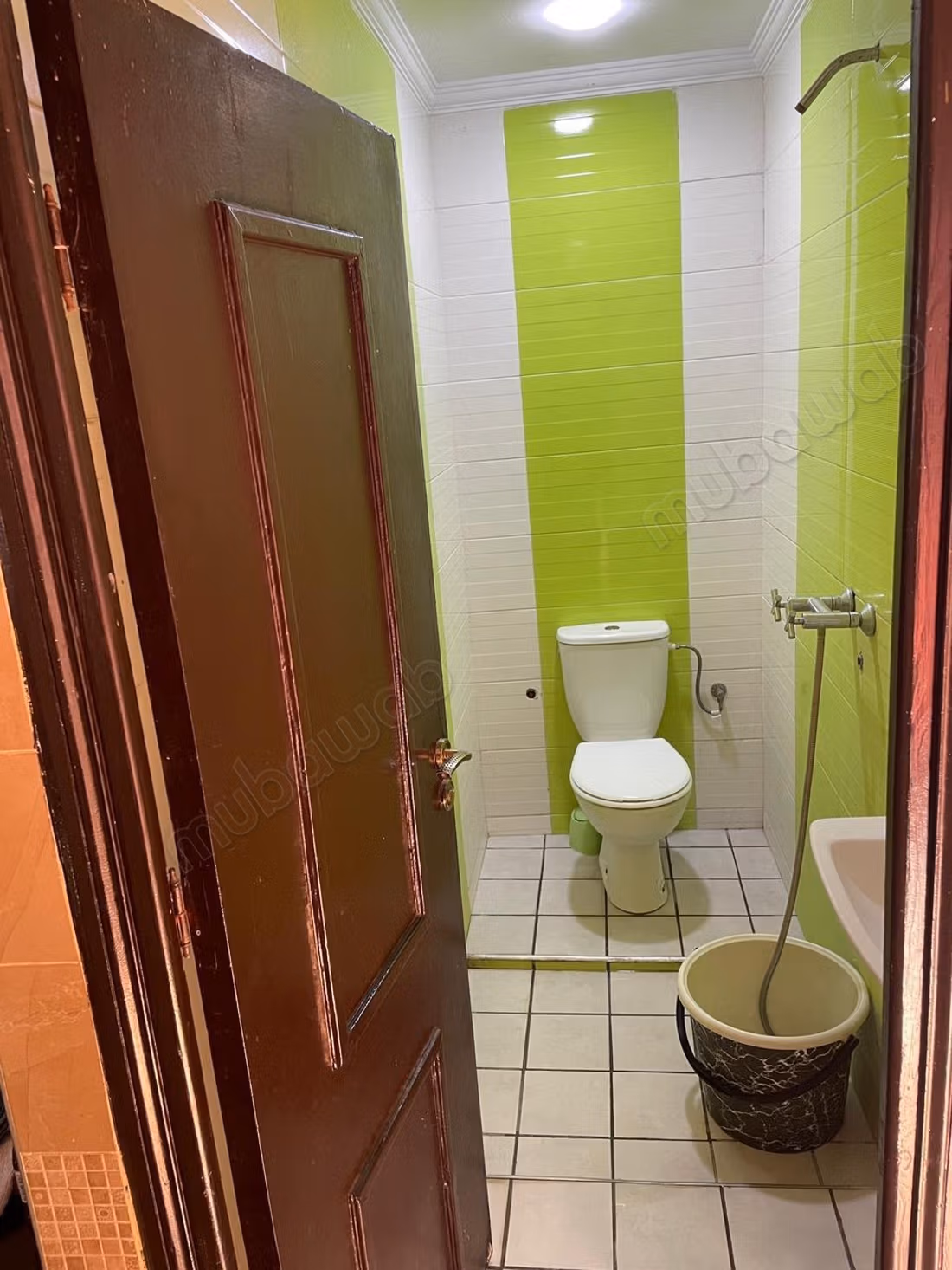 Bel appartement en location à Raounak. Surface de 50 m². Antenne parabolique, résidence sécurisée
