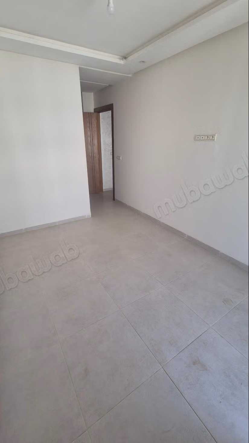 Superbo appartamento in affitto a Sala el Jadida. 3 stanze. Con ascensore e terrazza