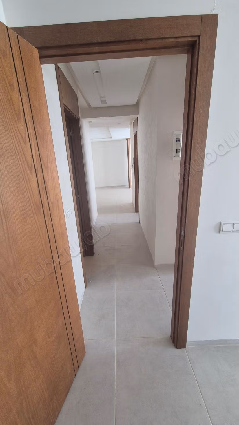 Superbo appartamento in affitto a Sala el Jadida. 3 stanze. Con ascensore e terrazza
