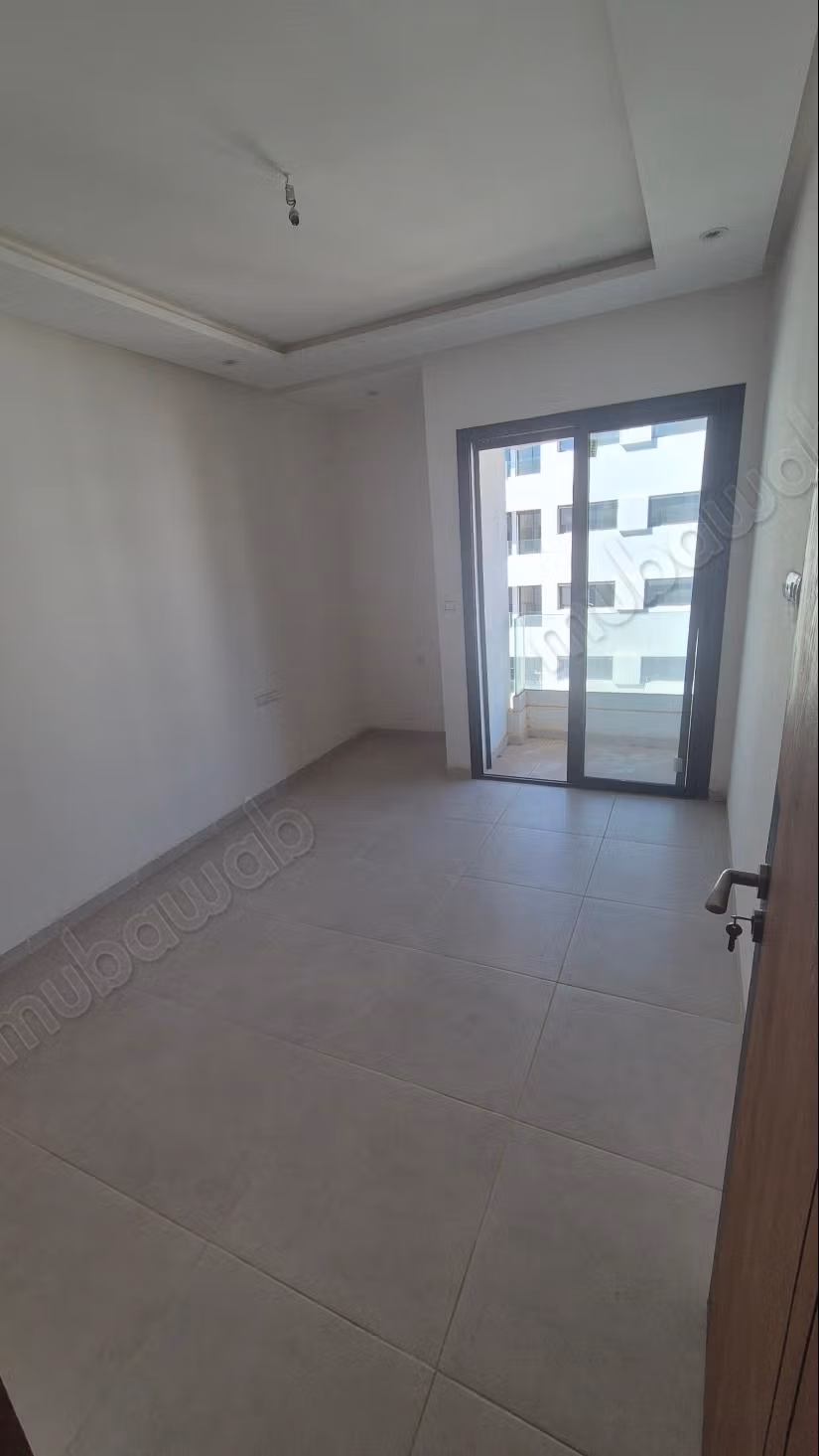 Superbo appartamento in affitto a Sala el Jadida. 3 stanze. Con ascensore e terrazza