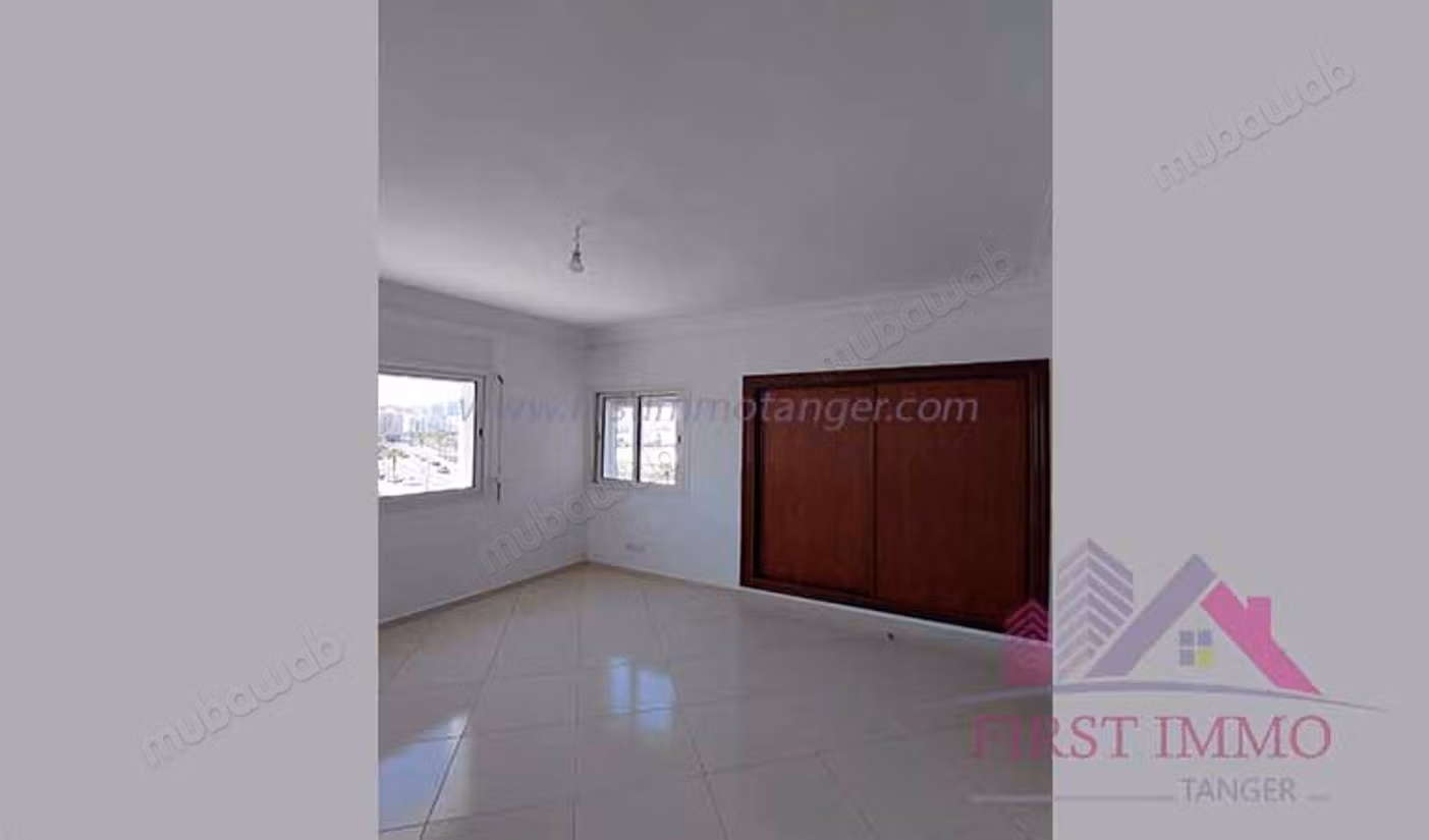Empty Apartment for Rent with Sea View
