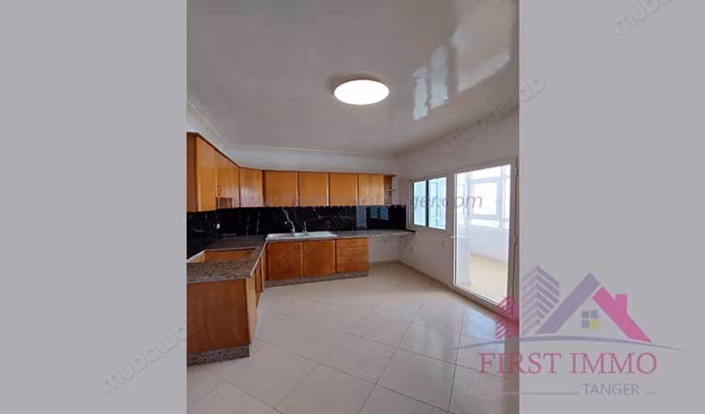 Empty Apartment for Rent with Sea View