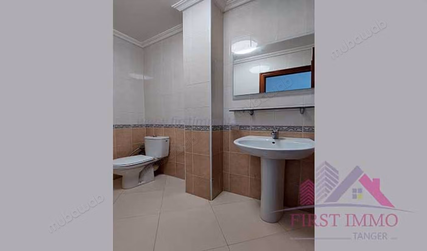 Empty Apartment for Rent with Sea View