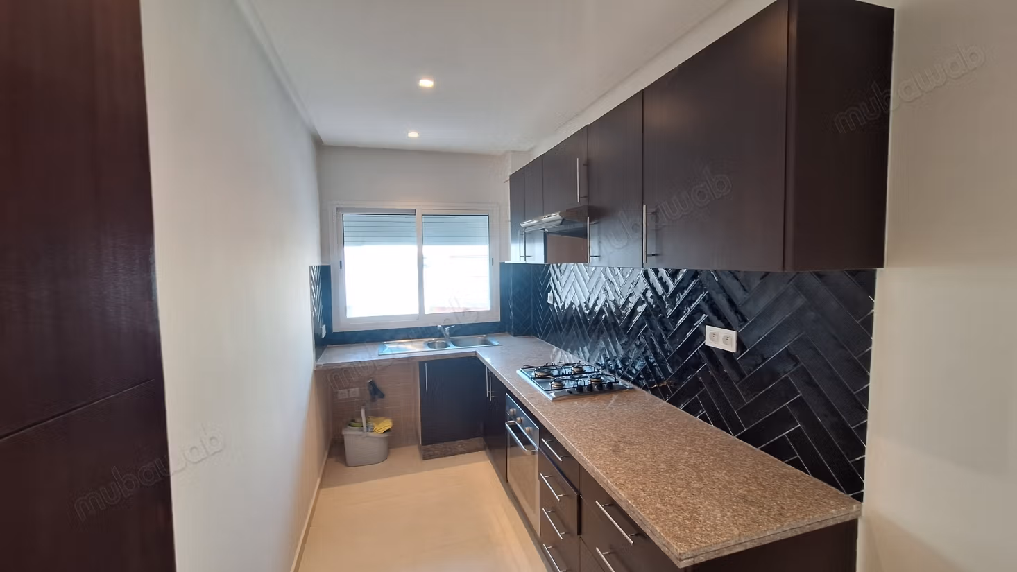 Affitto di un appartamento a Gauthier. Superficie 56 m². Posti auto e terrazza